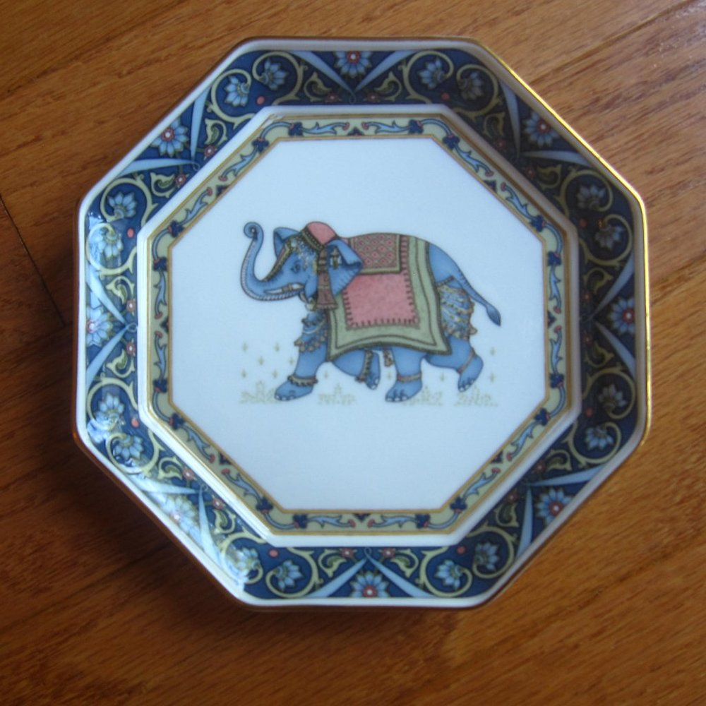 WEDGWOOD NIB England Blue Elephant Bone China Octagonal Tray 5938
